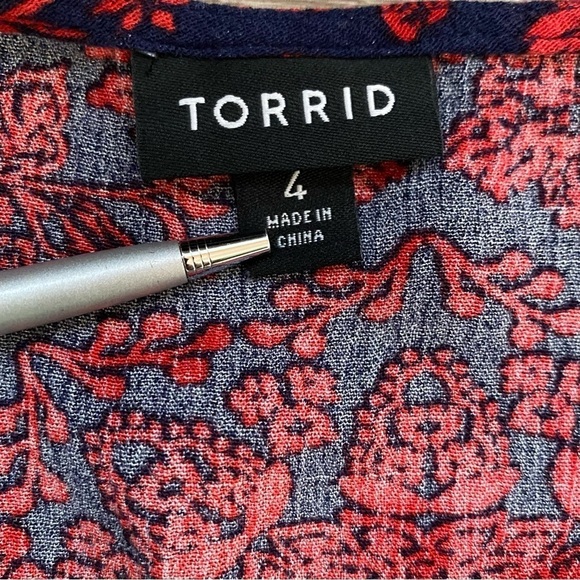 Torrid Red Blue Babydoll Gauze Crochet Trim Lace Up Floral Boho Top Size 4 - Picture 11 of 15